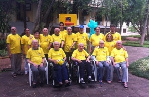 Irmãos da Casa de Saúde confraternizam ao ar livre